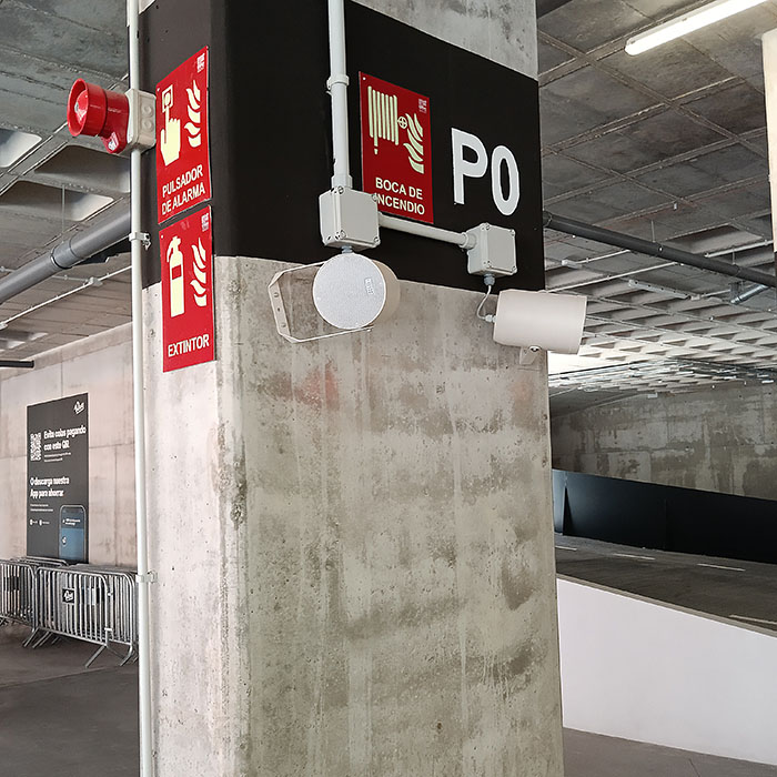 Roig Arena Parking - LDA References