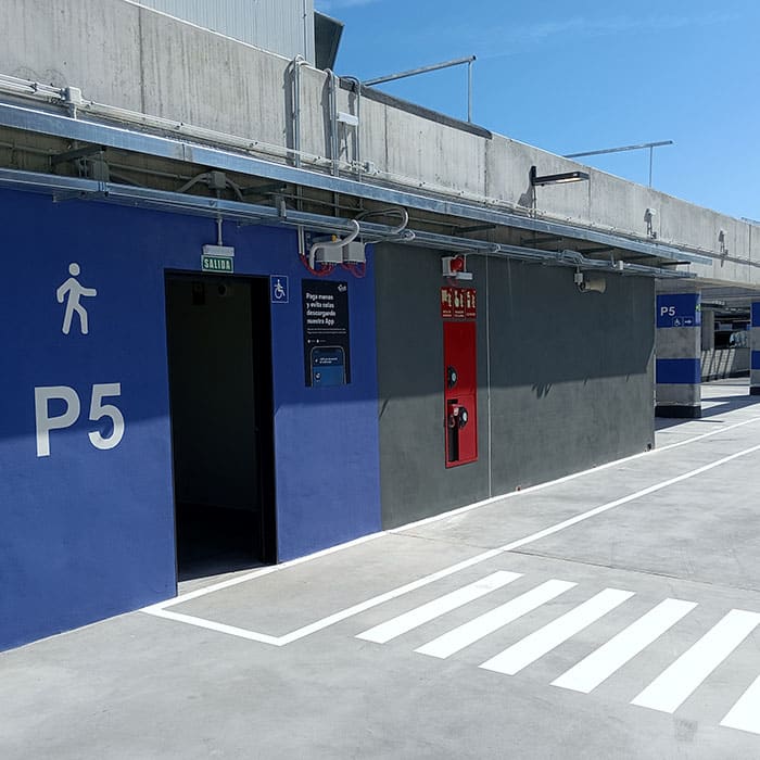 Roig Arena Parking - LDA References